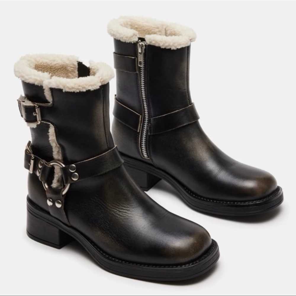 Women's Brixton Black Leather Ankle Boots with Shearling Lining - Picture 2 of 6